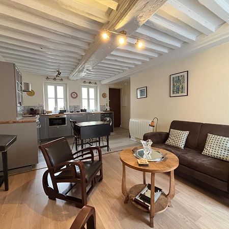 Les Remparts Apt Spacieux 1 Er Etage Renove Joliment Decore Bien Equipe Plein Centre Bayeux Proche Plages Du Debarquement Parking Gratuit A Proximite Exterior foto